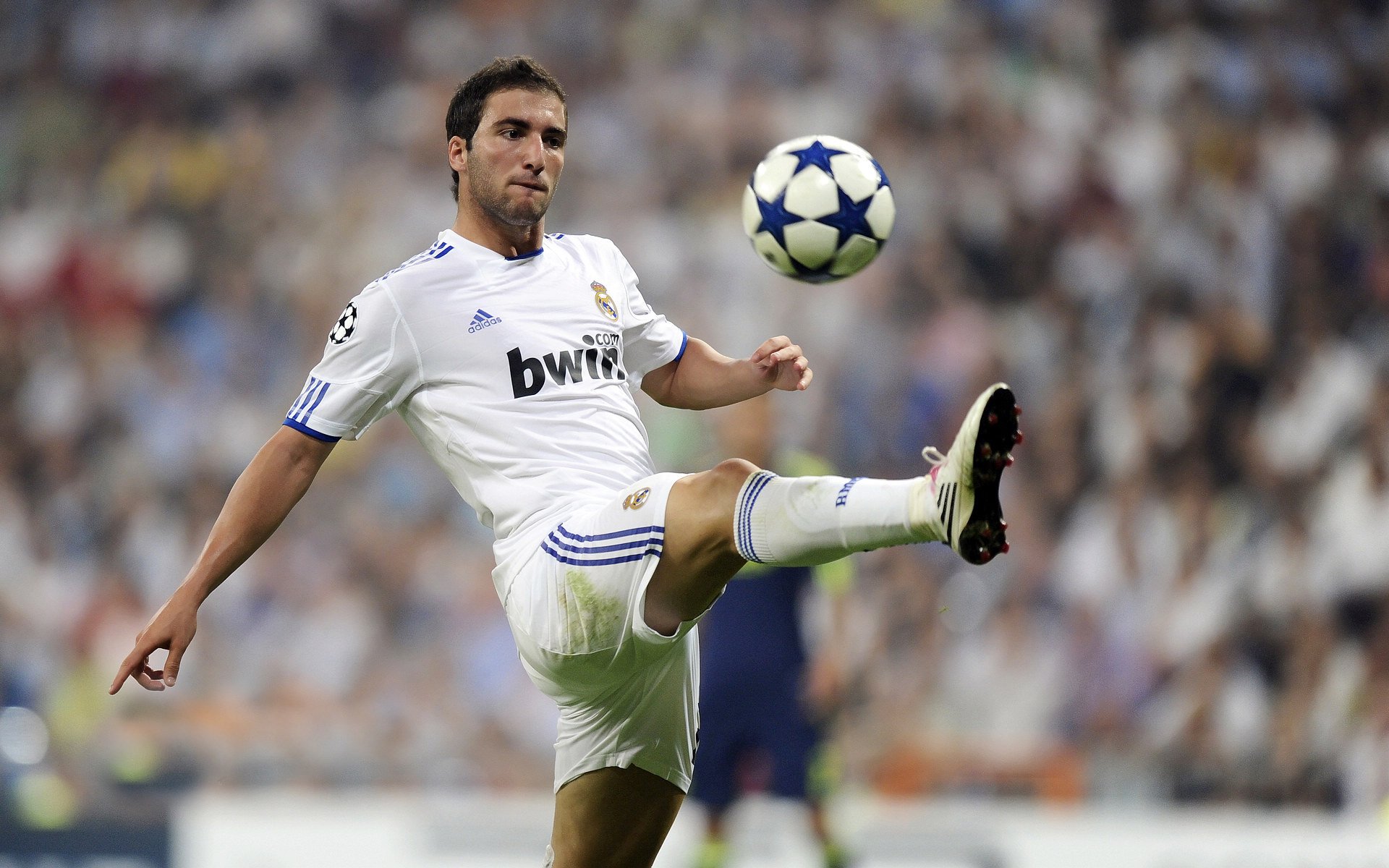 黄喜灿末节接管比赛,加拿大强势拿下皇马