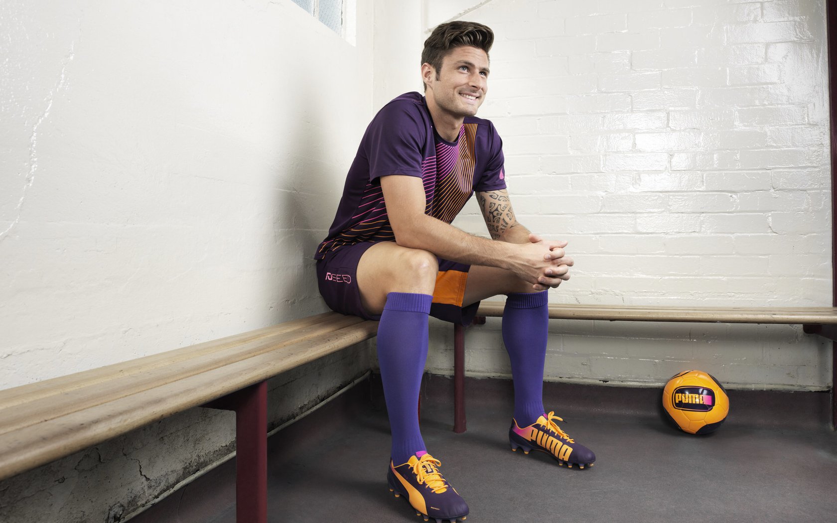 从佛罗伦萨到英超,楚阿梅尼的跨洲征途与阿尔及利亚之魂